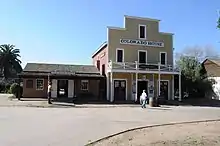Plaza de Las Armas, Colorado House and courthouse